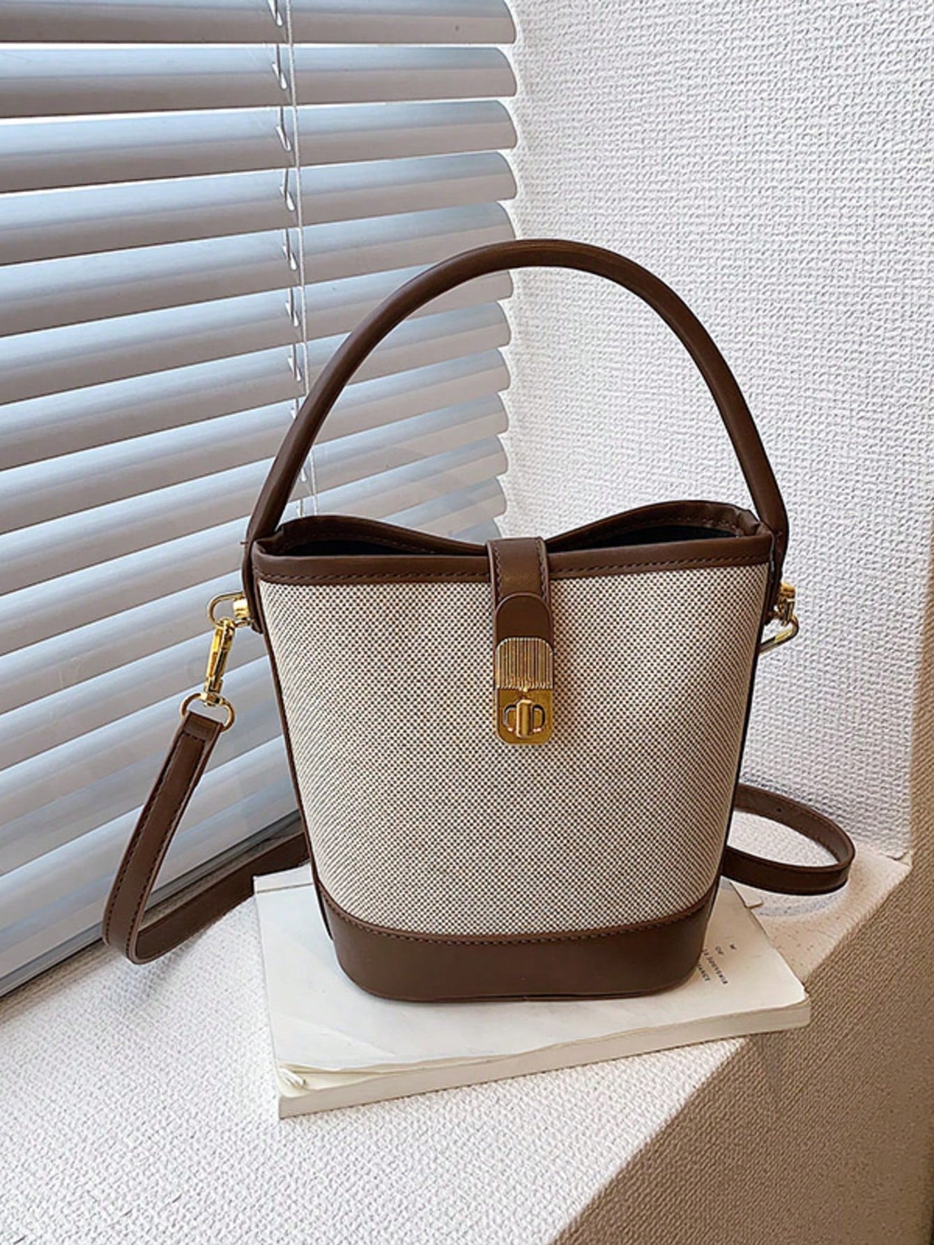 1pc Fashion Contrast Color Canvas Patchwork Bucket Bag With Adjustable Shoulder Strap