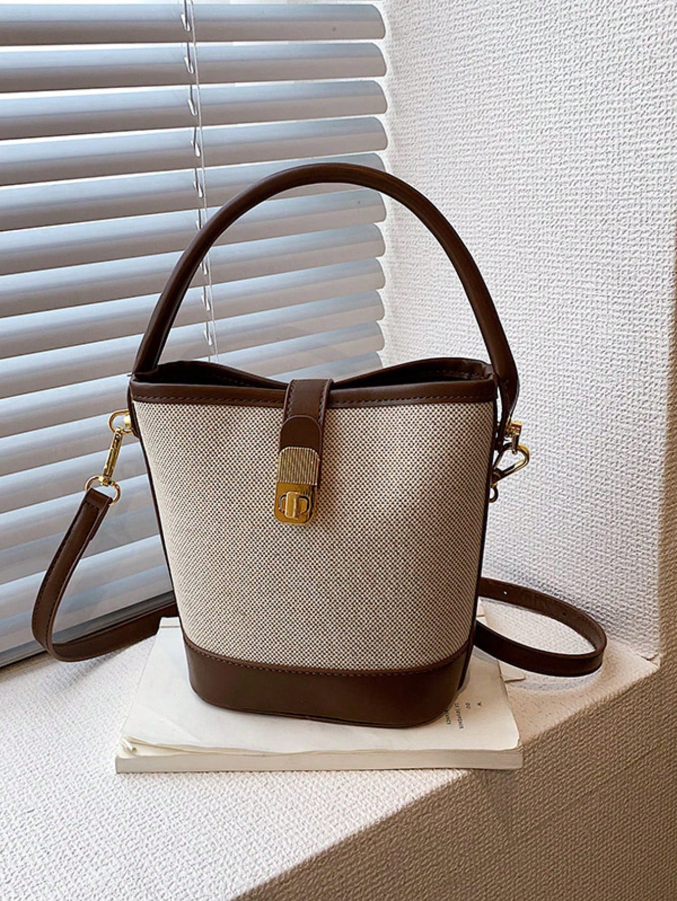 1pc Fashion Contrast Color Canvas Patchwork Bucket Bag With Adjustable Shoulder Strap