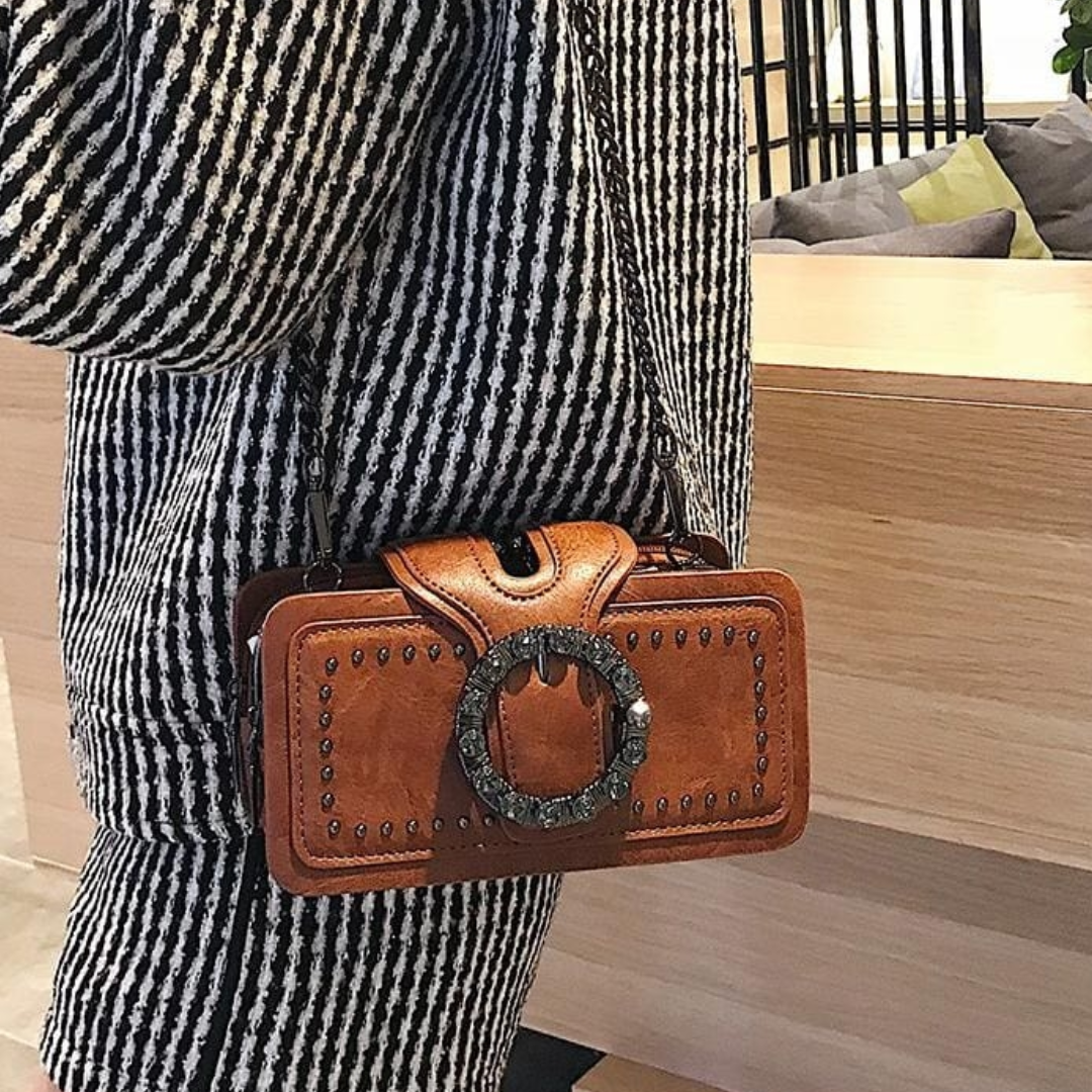 Elegance Luxe Leather Chain Decor Clutch